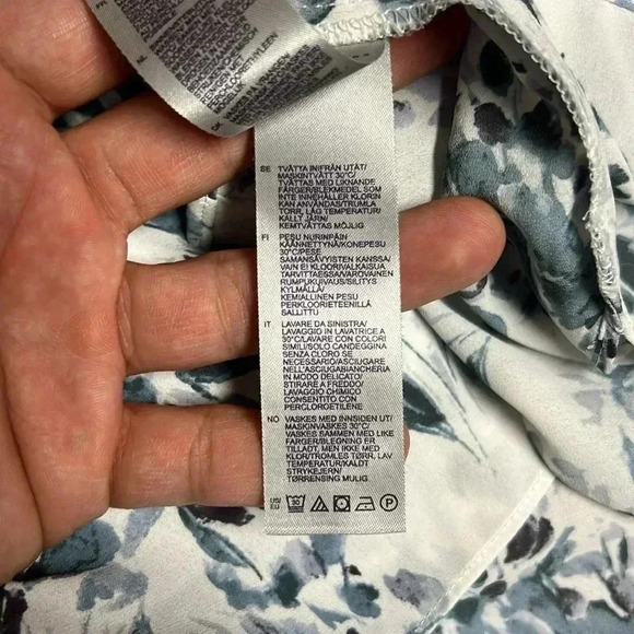 NYDJ Button Down Blouse Size 1X - Picture 8 of 9